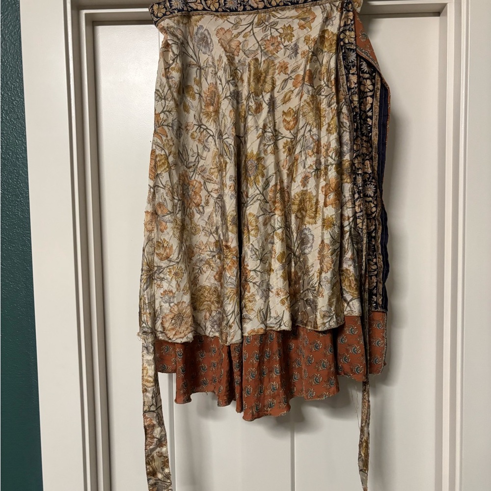 Elegant Floral Women's Mini Skirt